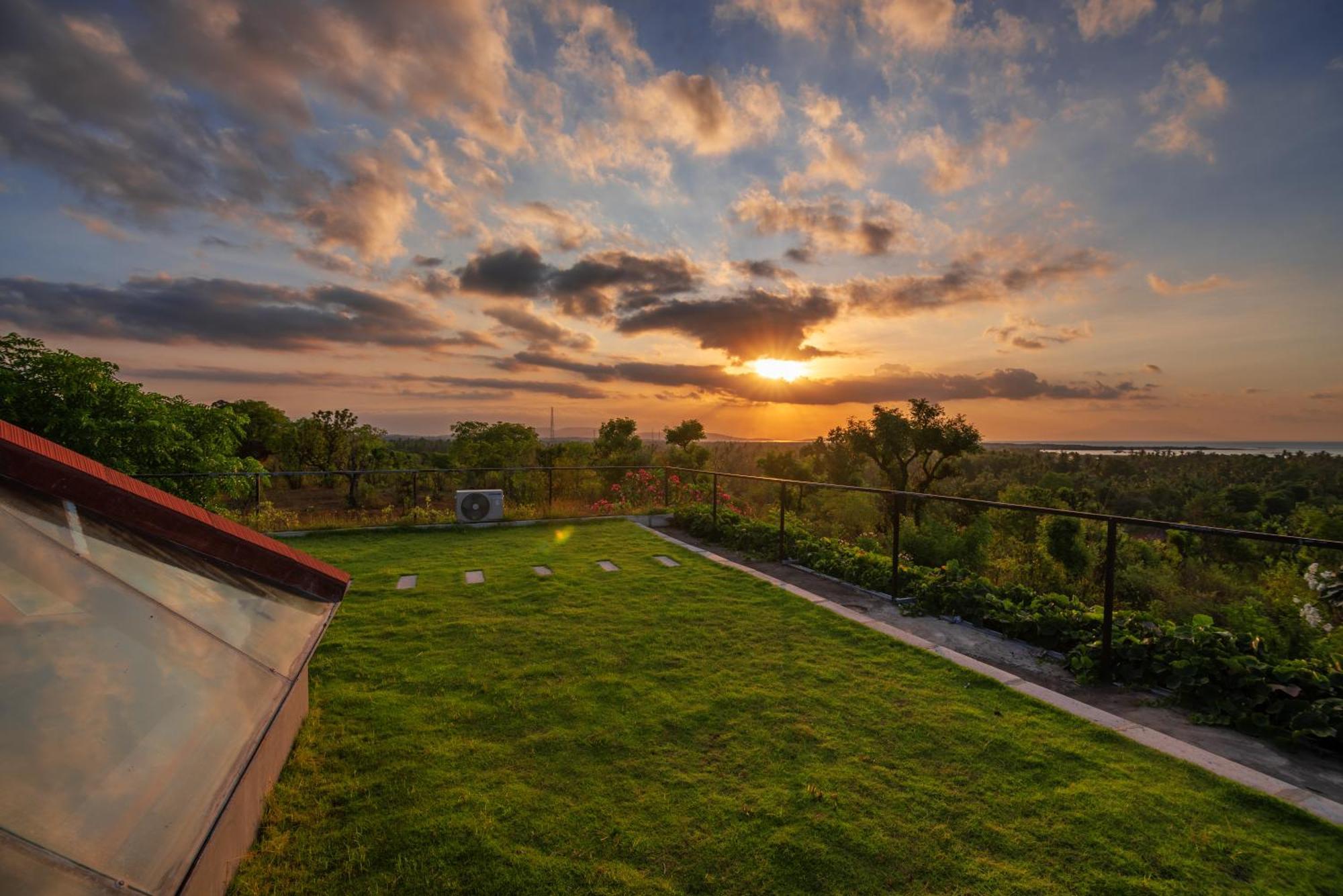 Villa Ambara Sumberkima Баньюведанг Экстерьер фото